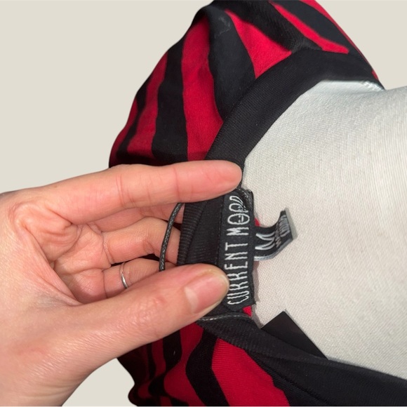 Dollskill current mood red & black stripped tunic size medium with sleeve detail - Picture 3 of 4